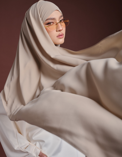 Lyra Luxe in Taupe Latte