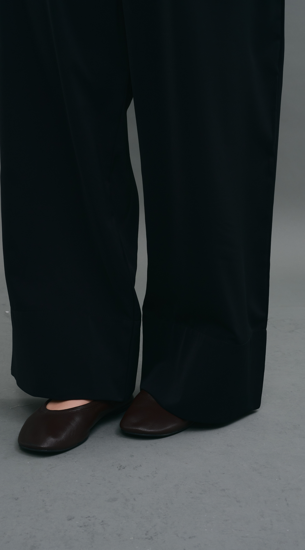 Aura in Jet Black