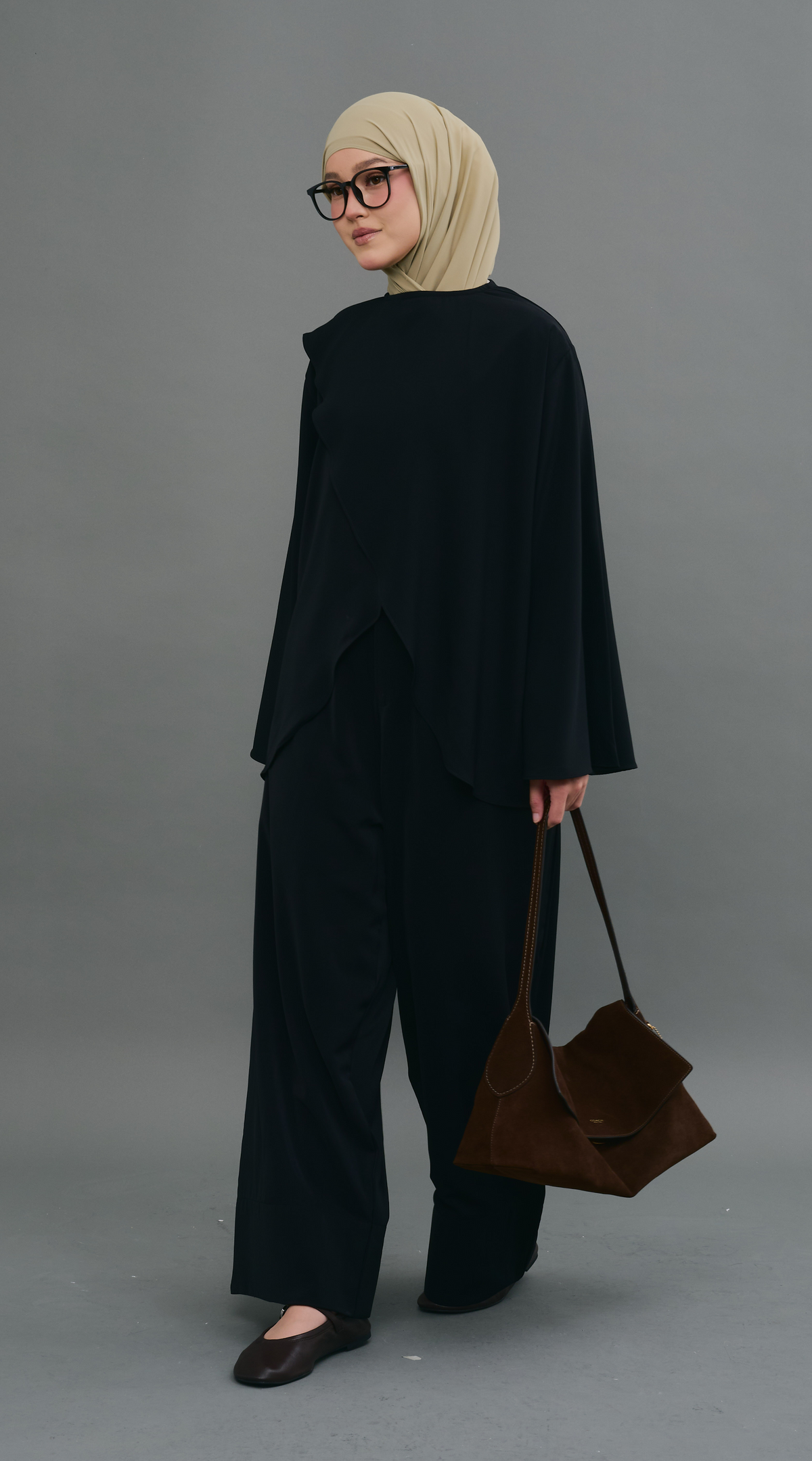 Aura in Jet Black