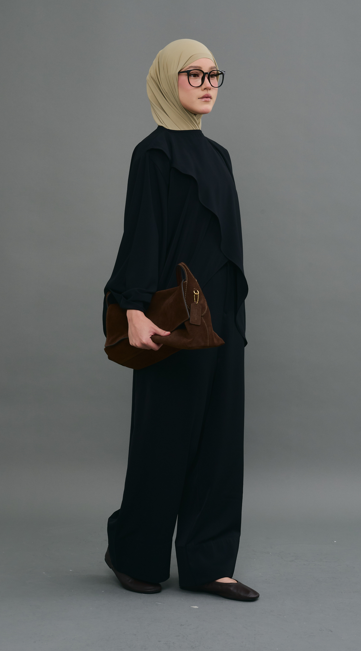 Aura in Jet Black