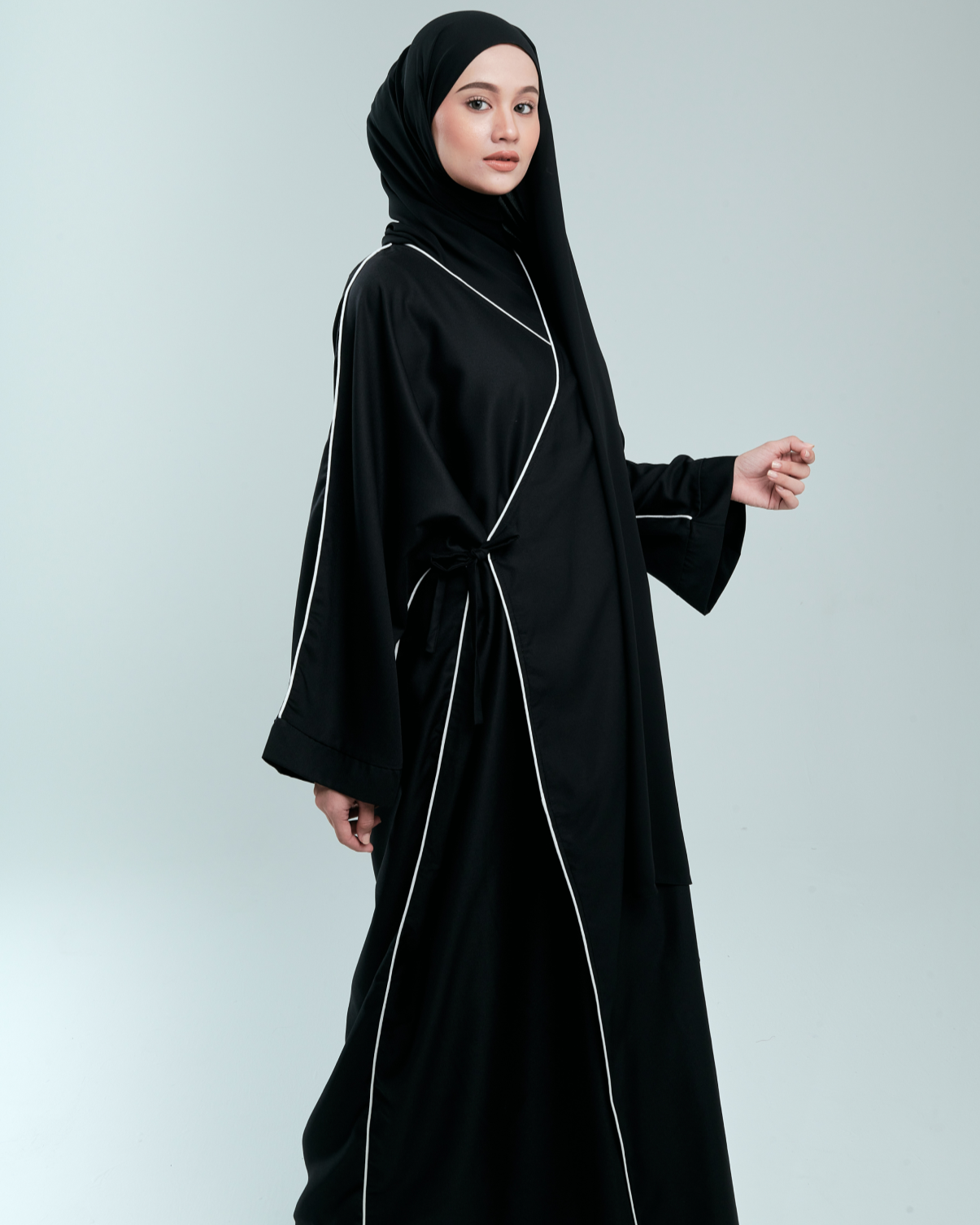 Akari Dress in Kuro Black