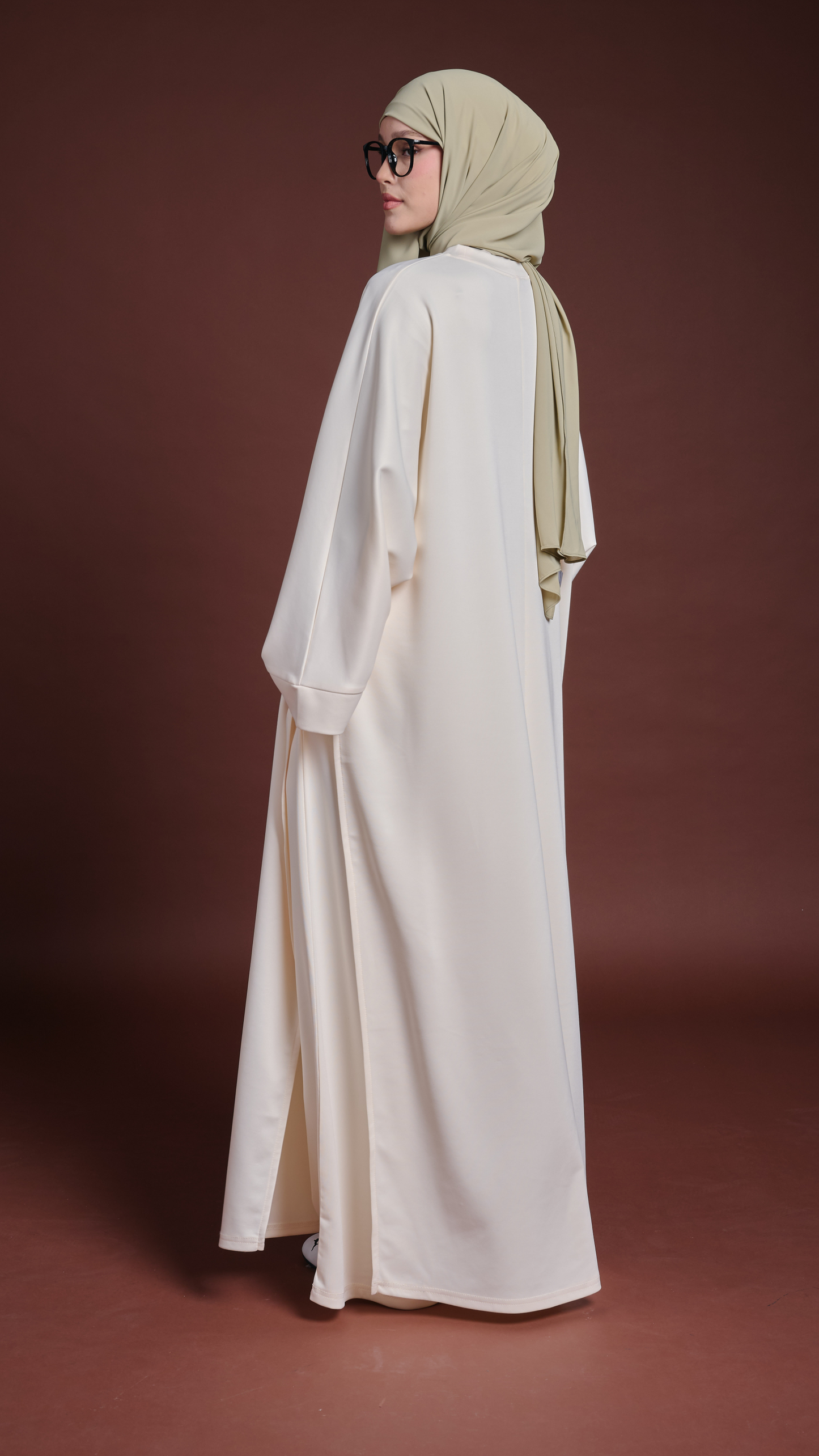 Vela Spring in Creamy White