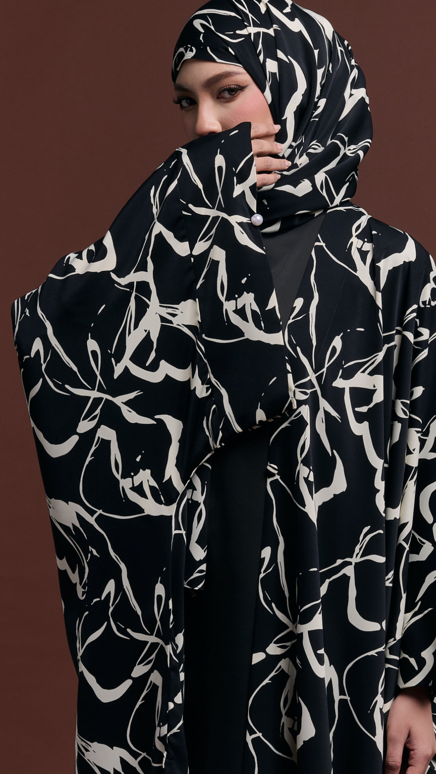 Serayah Set in Black