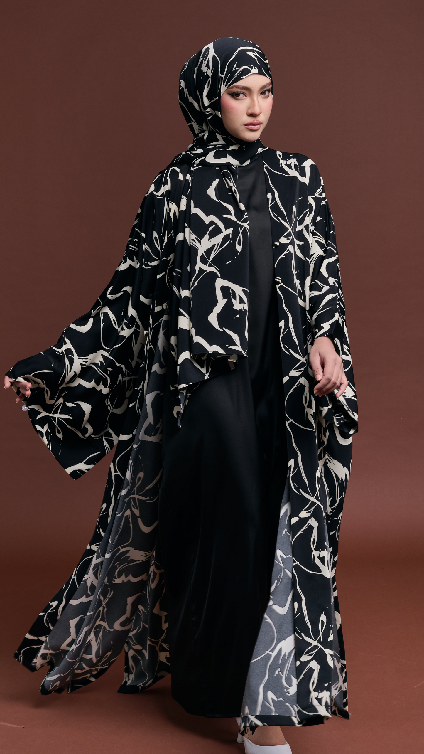 Serayah Set in Black